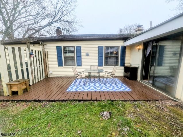 2 Presidential Dr, Washington Boro, NJ 07882