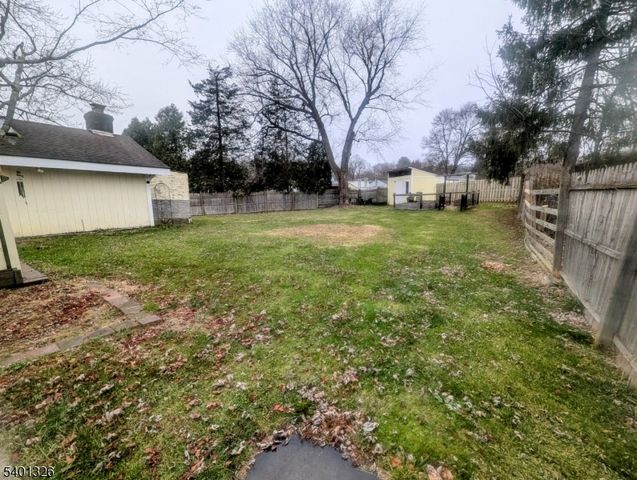 2 Presidential Dr, Washington Boro, NJ 07882