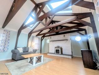 2 Presidential Dr, Washington Boro, NJ 07882