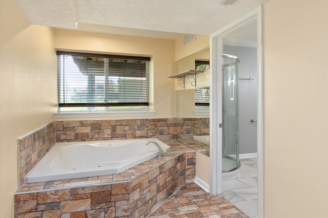 105 SE Kellerman Lane, Waukee, IA 50263