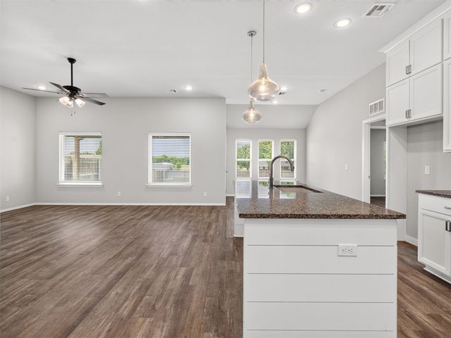 12404 N 130 East Avenue, Collinsville, OK 74021