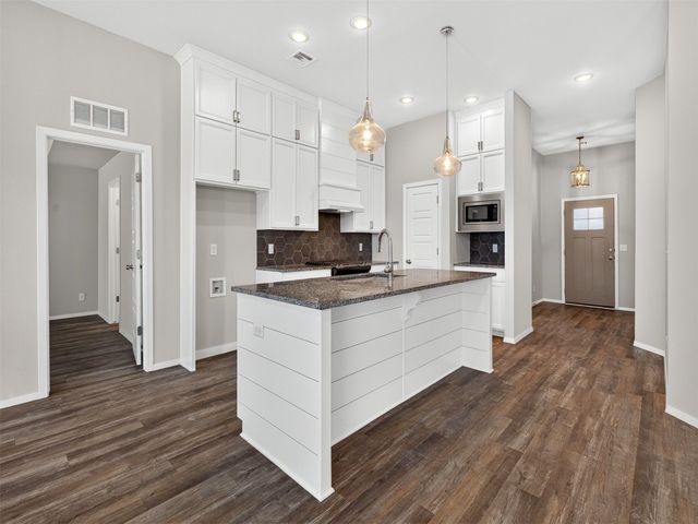 12404 N 130 East Avenue, Collinsville, OK 74021