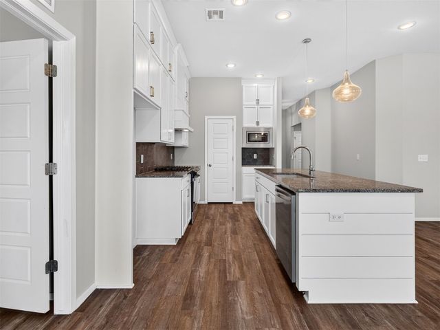 12404 N 130 East Avenue, Collinsville, OK 74021
