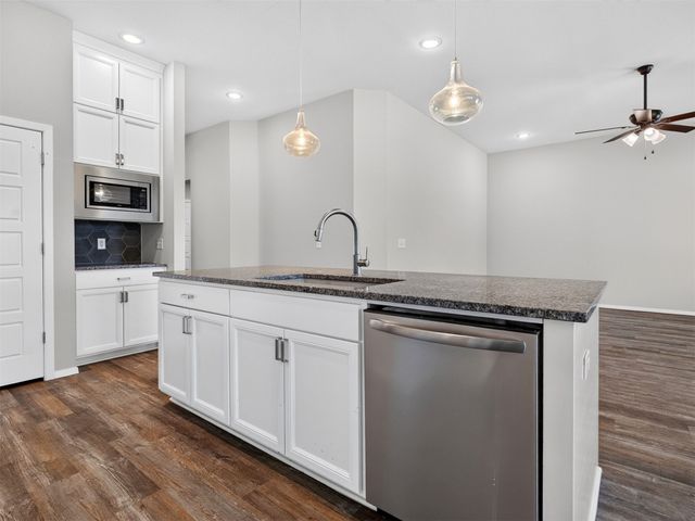 12404 N 130 East Avenue, Collinsville, OK 74021