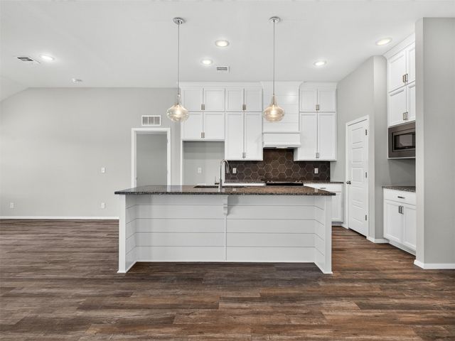 12404 N 130 East Avenue, Collinsville, OK 74021