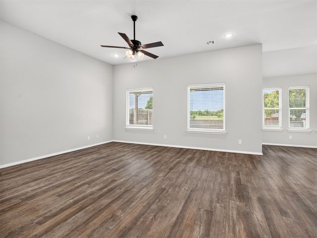 12404 N 130 East Avenue, Collinsville, OK 74021