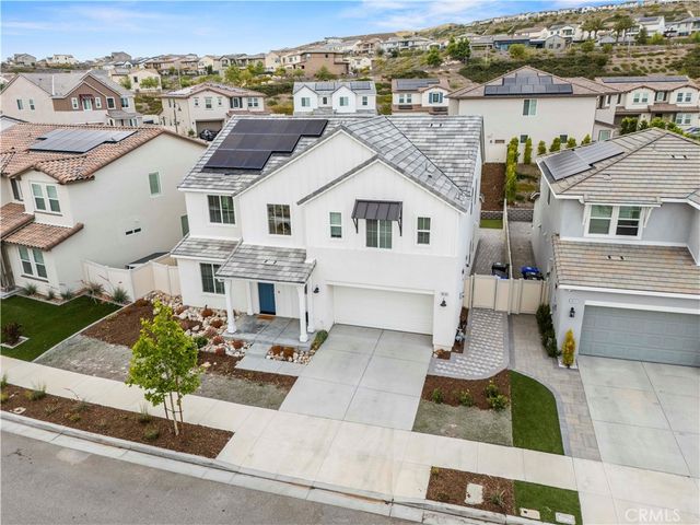 18135 Tableau Way, Saugus, CA 91350