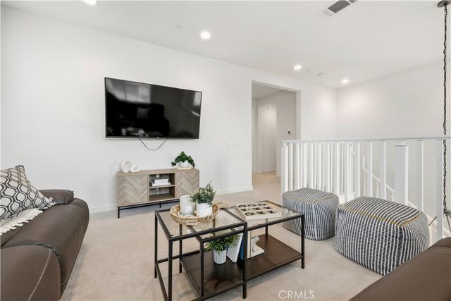 18135 Tableau Way, Saugus, CA 91350