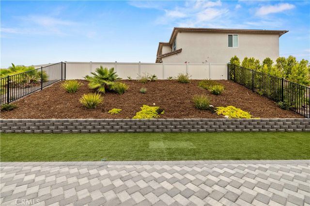18135 Tableau Way, Saugus, CA 91350