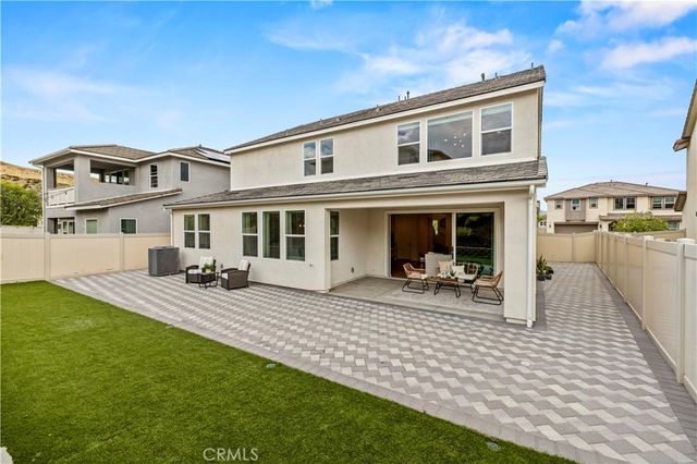 18135 Tableau Way, Saugus, CA 91350