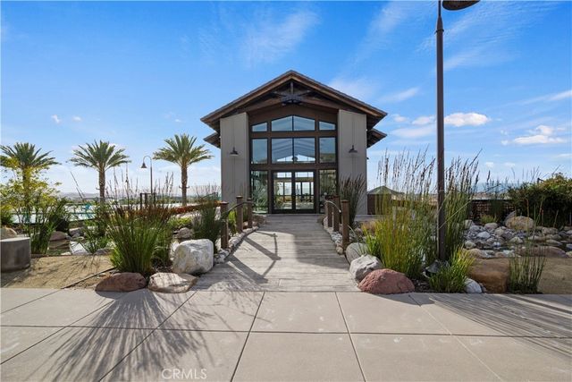 18135 Tableau Way, Saugus, CA 91350
