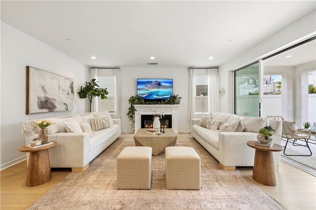 18135 Tableau Way, Saugus, CA 91350