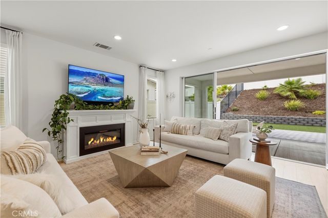 18135 Tableau Way, Saugus, CA 91350