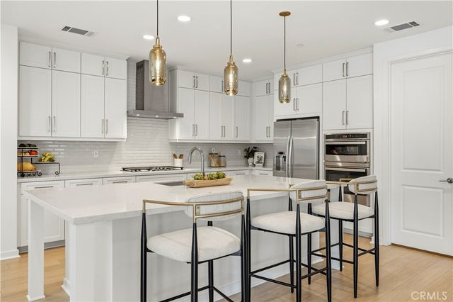 18135 Tableau Way, Saugus, CA 91350