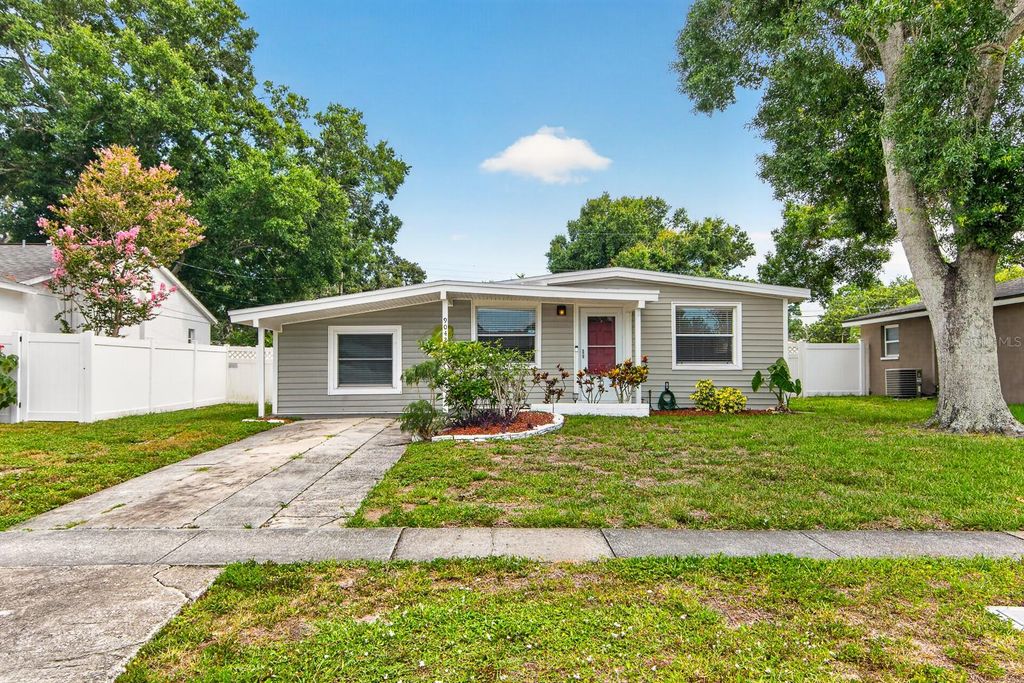 9042 SOUTHERN COMFORT DRIVE, Largo, FL 33773