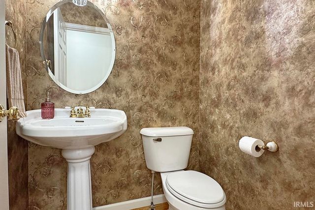 10451 Cottage Grove Drive, Middlebury, IN 46540