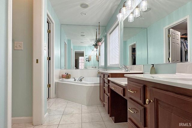 10451 Cottage Grove Drive, Middlebury, IN 46540