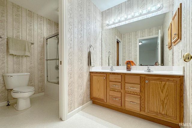 10451 Cottage Grove Drive, Middlebury, IN 46540