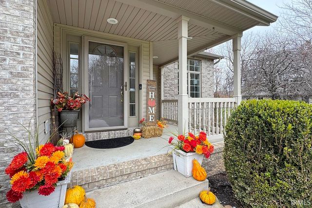 10451 Cottage Grove Drive, Middlebury, IN 46540