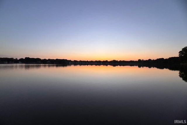 10451 Cottage Grove Drive, Middlebury, IN 46540