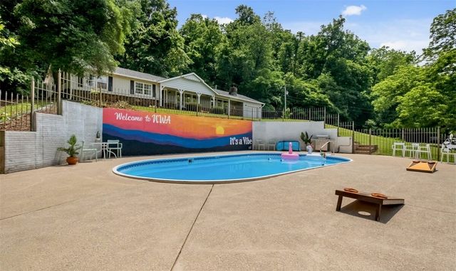 1400 Prairie Creek Drive, Rogers, AR 72756