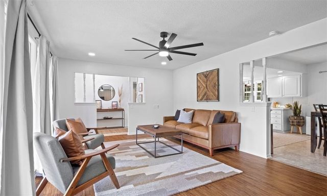 1400 Prairie Creek Drive, Rogers, AR 72756