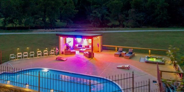 1400 Prairie Creek Drive, Rogers, AR 72756