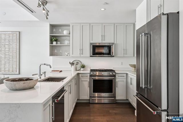 800 Ave At Port Imperial Boulevard 416, Weehawken, NJ 07086