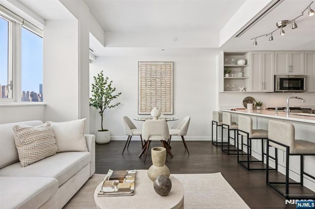 800 Ave At Port Imperial Boulevard 416, Weehawken, NJ 07086