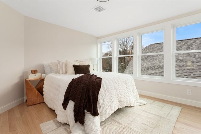 157 Boston Ave 3, Somerville, MA 02144