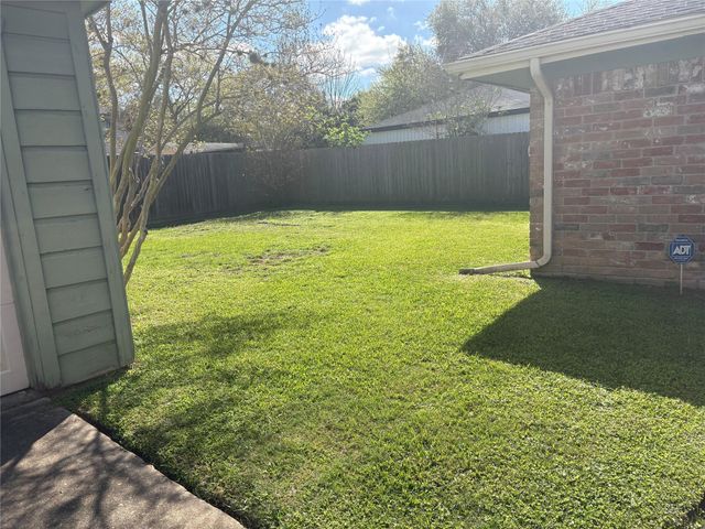 12518 Huntington Field Drive, Houston, TX 77099