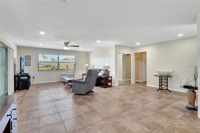 250 BANGSBERG ROAD SE, Port Charlotte, FL 33952