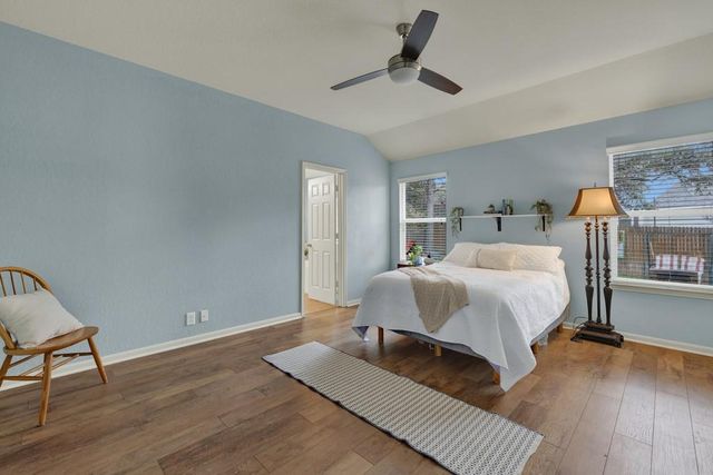 2210 Meadow View DR, San Marcos, TX 78666