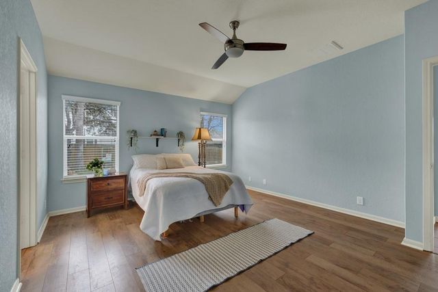 2210 Meadow View DR, San Marcos, TX 78666