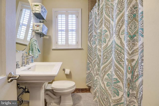 8113 CARLYLE PL, Alexandria, VA 22308