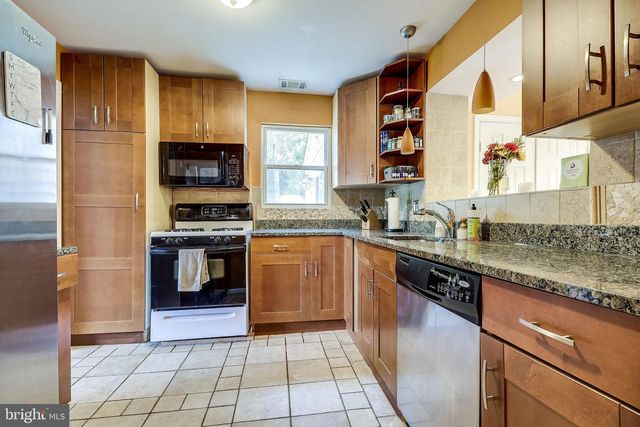 8113 CARLYLE PL, Alexandria, VA 22308
