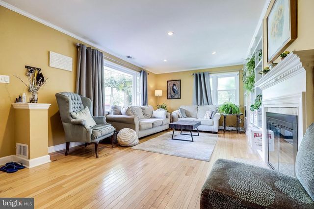 8113 CARLYLE PL, Alexandria, VA 22308