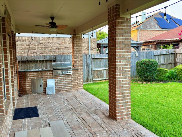 5715 Fairwind Lane, Missouri City, TX 77459
