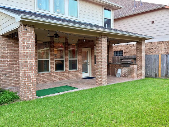 5715 Fairwind Lane, Missouri City, TX 77459