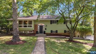 230 Capri Terrace, Park Ridge, NJ 07656
