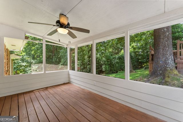 1085 Tanglewood Drive, Gainesville, GA 30501