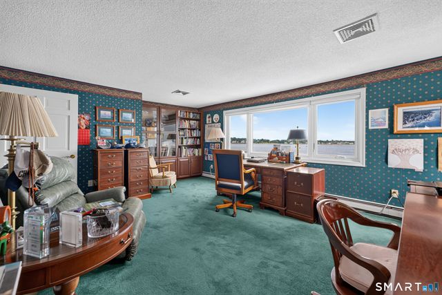 670 Pequot Avenue, New London, CT 06320