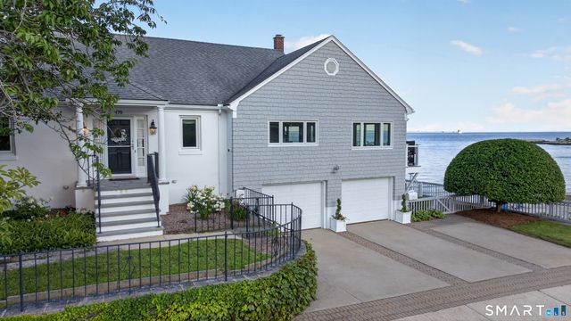 670 Pequot Avenue, New London, CT 06320