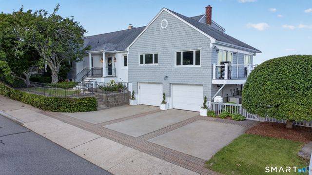 670 Pequot Avenue, New London, CT 06320