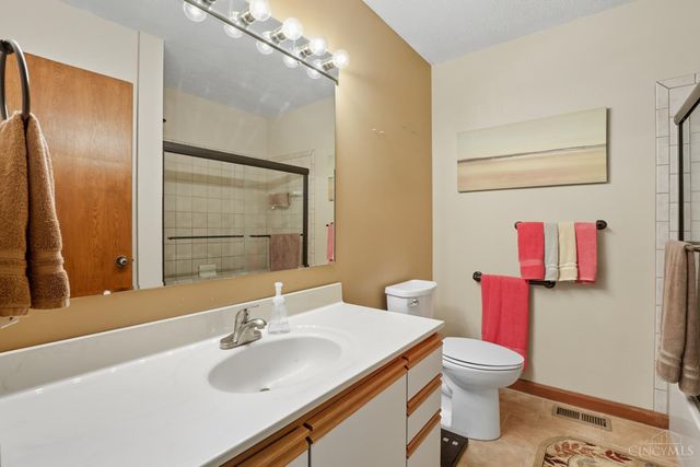 5271 Pros Drive, West Chester, OH 45069