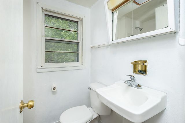 841 13th Street, West Des Moines, IA 50265