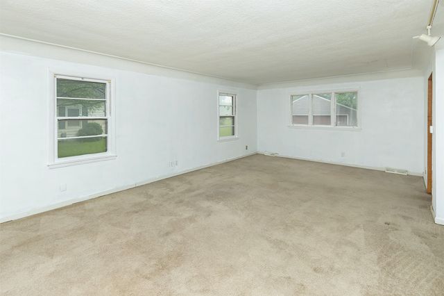841 13th Street, West Des Moines, IA 50265