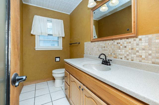 841 13th Street, West Des Moines, IA 50265