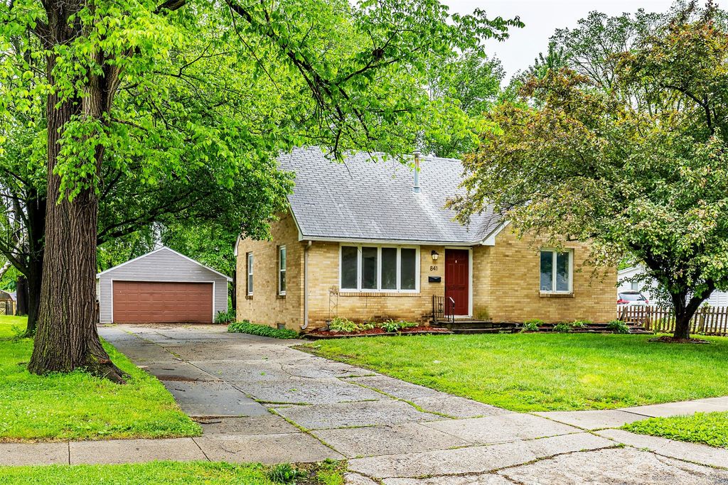 841 13th Street, West Des Moines, IA 50265
