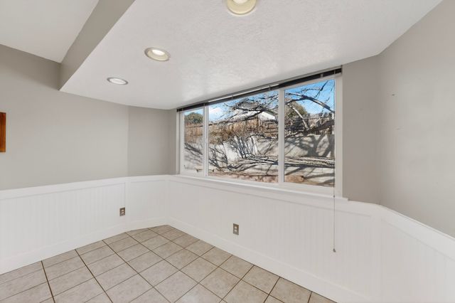 5312 Revi Don Drive NE, Albuquerque, NM 87111